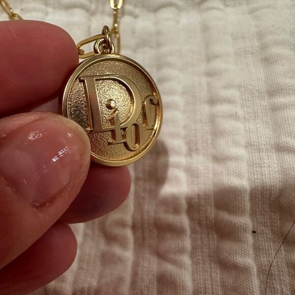 Dior zipper pull on a chain - Picture 4 of 6